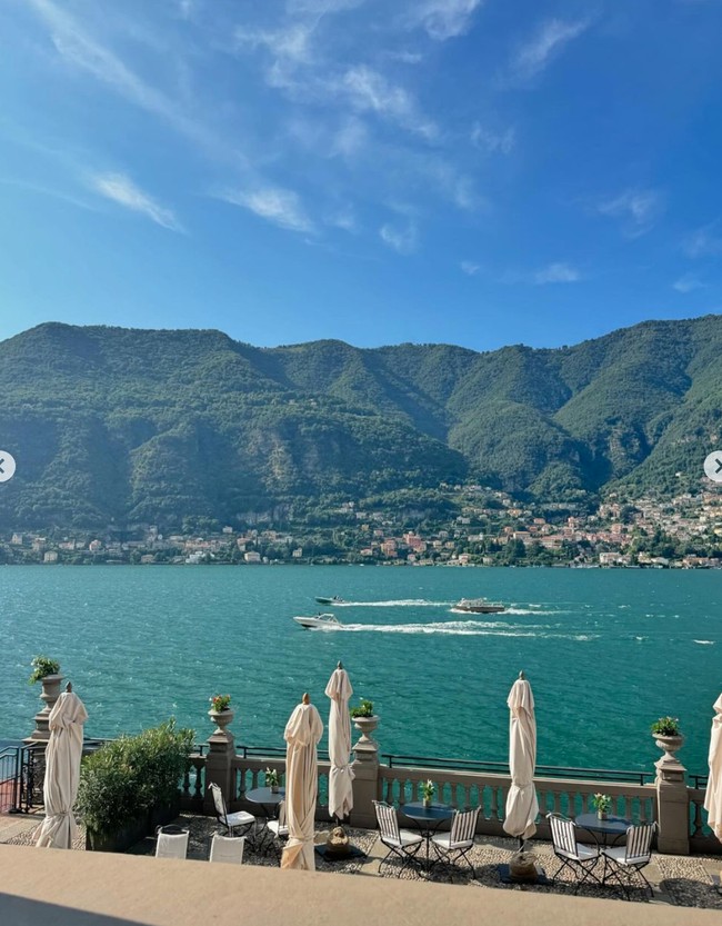 “Our POV,” tulis keterangan dalam unggahan fotonya. Terlihat Tyna memamerkan pemandangan indah ketika dirinya berlibur ke Italia. Foto: Instagram/@tynadwijayanti