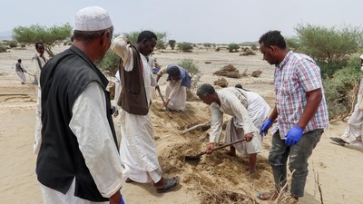 Warga Sudan Gali Tanah untuk Pemakaman Korban Banjir Bandang
