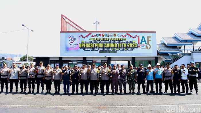 300 Personel Polda Jatim Gelar Pasukan Puri Agung di Pelabuhan Ketapang 300 Personel Polda Jatim Gelar Pasukan Puri Agung di Pelabuhan Ketapang