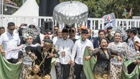 Pasangan Ahmad Syaikhu dan Ilham Habibie yang berslogan Jabar Asih tersebut resmi mendaftarkan diri sebagai peserta Pilgub Jawa Barat 2024 dengan diusung PKS, Partai Nasdem dan PPP.  