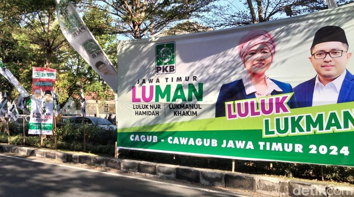 Baliho Luluk Nur Hamidah dan Lukmanul Khakim di Pilgub Jatim 2024