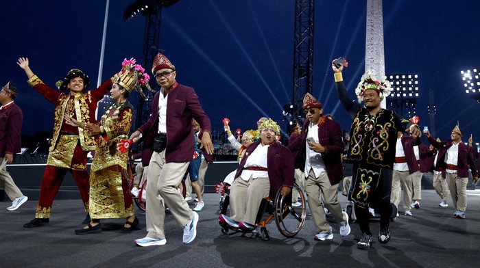 Begini Aksi Kontingen Indonesia di Pembukaan Paralimpiade Paris 2024 Paris 2024 Paralympics - Opening Ceremony - Paris, France - August 28, 2024
Athletes of Indonesia take part in the opening ceremony REUTERS/Kacper Pempel