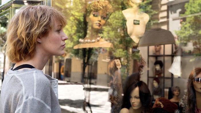 Blake Lively Cuplikan adegan Blake Lively di The Rhytm Section (2020).