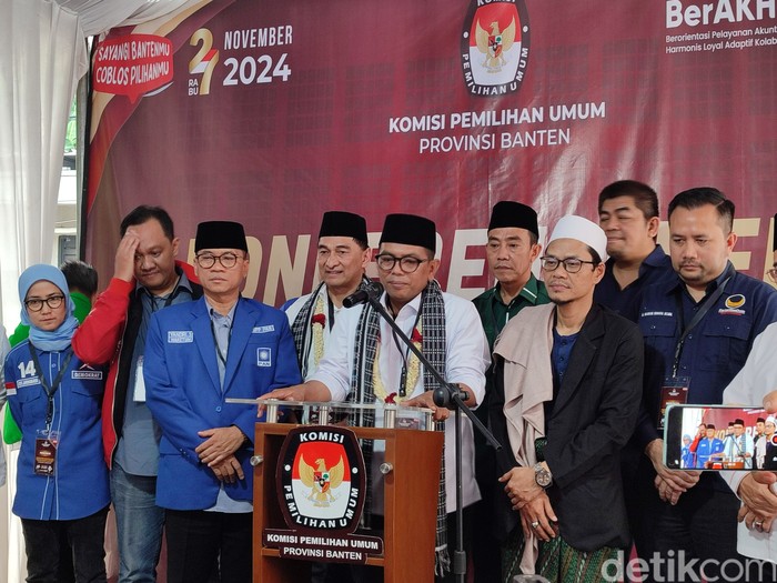 Cagub Banten Andra Soni di KPU Kota Serang (Bahtiar Rifai/detikcom)