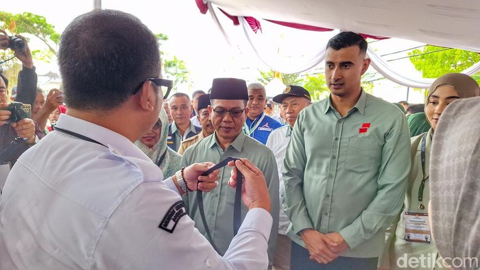 Dadang Supriatna-Ali Syakieb daftar maju Pilbup Bandung 2024.