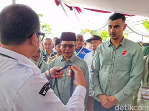 Diantar Ojek Online, Dadang-Ali Resmi Daftar Maju Pilbup Bandung