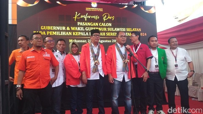Danny-Azhar daftar Pilgub ke KPU Sulsel.