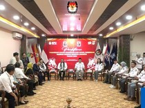 Dharma-Kun Resmi Daftar Cagub-Cawagub Independen ke KPU Jakarta