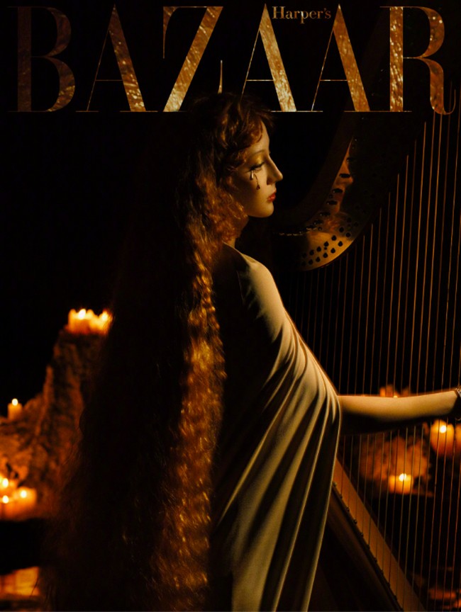 Sebelum dirilis, pemotretan tersebut cukup dinantikan oleh fans. Dalam foto ‘teaser’ yang sudah dirilis lebih dulu, wanita 32 tahun tersebut bak ‘goddess’ saat bermain harpa dengan rambut panjang kemerahan. Foto: Weibo