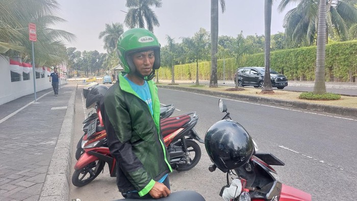 Driver Ojol Tetap Narik Meski Ribuan Ojol Melakukan Aksi