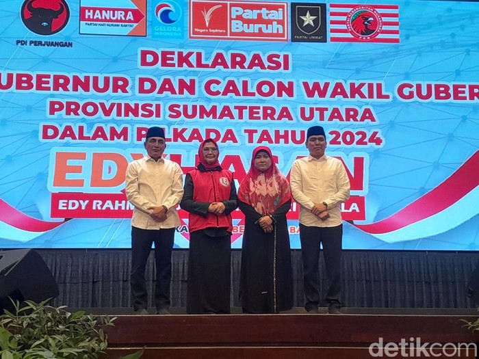 Edy Rahmayadi dan Hasan Basri Sagala saat deklarasi jelang pendaftaran ke KPU Sumut. (Nizar Aldi/detikSumut)