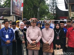 Epyardi Asda-Ekos Albar Paslon Kedua Daftar Pilgub ke KPU Sumbar