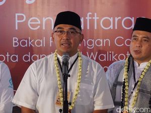 Farhan-Erwin Bakal Debat Pilwalkot Bandung Pakai Baju Hansip