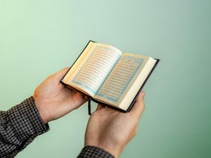 Manfaat Membaca Surat Ar-Rahman dan Waktu yang Tepat Mengamalkannya