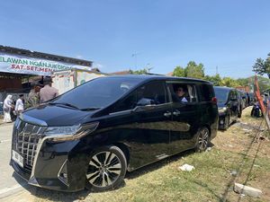 Ibin-Aushaf Daftar Pilbup Nganjuk dengan Iring-iringan 9 Alphard