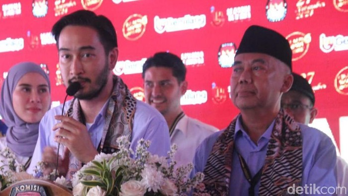 Jeje Govinda dan Asep  Ismail daftar ke KPU Bandung Barat.