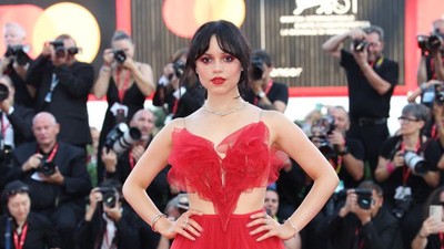 7 Busana Terbaik di Venice Film Festival, Cate Blanchett Hingga Jenna Ortega