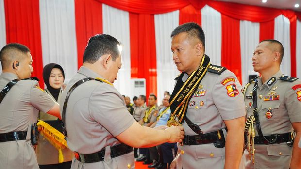 Kapolri Hadiri penutupan pendidikan Sespimti Dikreg ke-33 dan Sespimen Dikreg ke-64