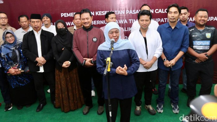 Khofifah-Emil tes kesehatan di RSU dr Soetomo Surabaya