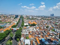 Cuaca Surabaya Hari Ini Cerah tapi Panas Tembus 33 Derajat Celsius