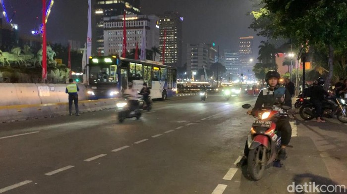 Arus Lalu Lintas Kembali Lancar di Patung Kuda Jakpus Pasca Pembubaran Demo Driver Ojol