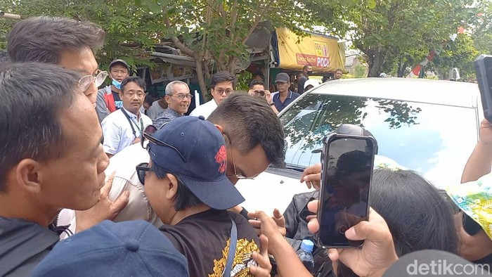 Mangkunegoro X atau Gusti Bhre saat berjumpa dengan relawannya di KPU Solo, Kamis (29/8/2024).