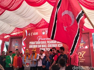 Bawa Bendera Bulan Bintang, Massa Antar Mualem-Dek Fad Daftar ke KIP Aceh