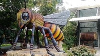 Taman Wisata Lebah ini merupakan taman edukasi dari produk Madu Pramuka, taman yang berdiri sejak 2013 ini memang fokus untuk memberikan informasi tentang lebah budidaya.   