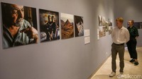 Pameran World Press Photo 2024 menampilkan karya foto jurnalistik dan foto dokumenter terbaik di dunia, menyoroti pentingnya kebebasan pers dengan memberikan dukungan untuk para fotografer dan memperkenalkan literasi visual kepada khalayak yang lebih luas.