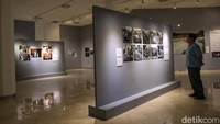 Tahun ini, fotografer Indonesia Arie Basuki meraih penghargaan honorable mention untuk fotonya tentang pencemaran di Sungai Cileungsi, yang turut ditampilkan dalam pameran ini.