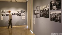 Pameran di Jakarta dibuka dengan pidato kunci dari Ketua Umum Aliansi Jurnalis Independen (AJI) Indonesia Nany Afrida. Ia mengatakan pameran ini akan menjadi harta karun bagi masyarakat Indonesia tentang momen-momen penting yang diabadikan oleh para fotografer, sekaligus memberikan informasi bahwa menjadi seorang fotografer itu tidaklah mudah.