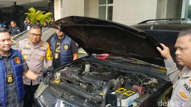 Suasana konferensi pers pengungkapan sindikat mobil bodong di Polda Jateng, Kamis (29/8/2024).