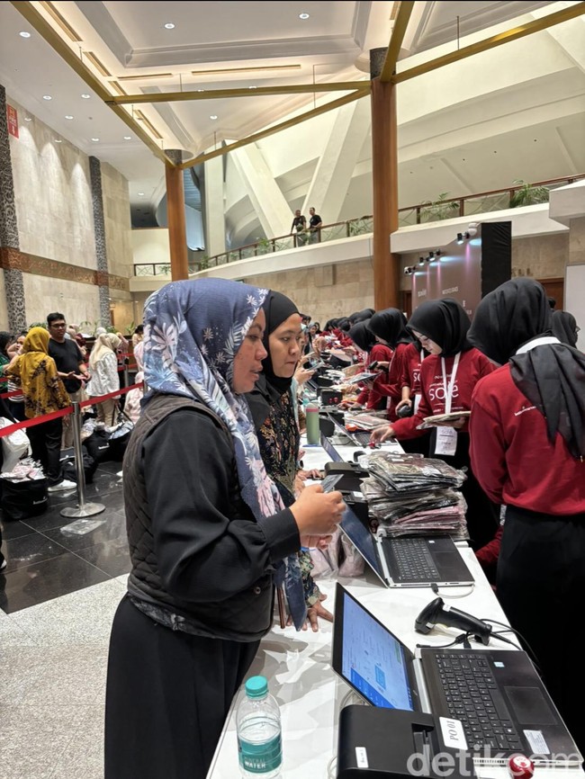 7 Foto Modinity Warehouse Sale 2024, Borong Produk Bisa Dapat Mobil Listrik