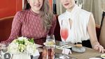 Momen Hangat Bunga Zainal Makan Bareng Suami dan Anak
