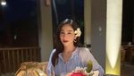 Momen Hangat Bunga Zainal Makan Bareng Suami dan Anak