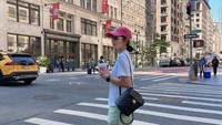 Bunga Zainal menjadi sorotan publik karena masalah serius yang baru menimpanya. Artis ini dikabarkan terkena penipuan investasi sampai Rp 15 miliar. Foto: Instagram @bungazainal05