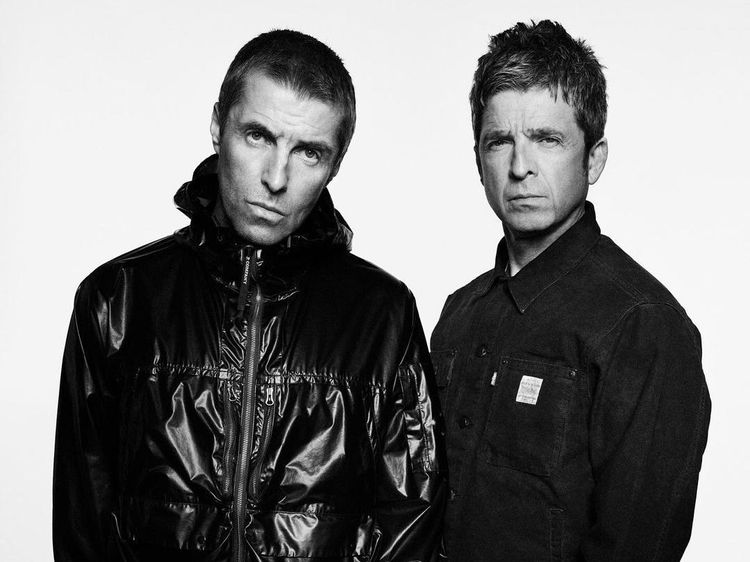 Di Balik Layar Sesi Foto Liam dan Noel Gallagher Buat Konser Reuni Oasis
