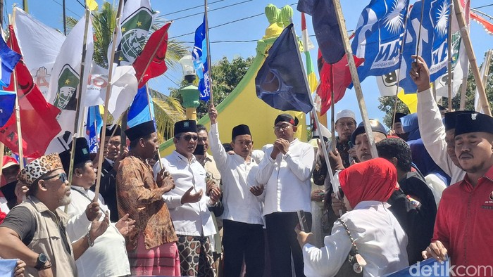 Pasangan Cabup dan Cawabup Achmad Fauzi dan KH. Imam Hasyim doa bersama dan ziarah ke malam Raja-Raja Sumenep di Astatinggi