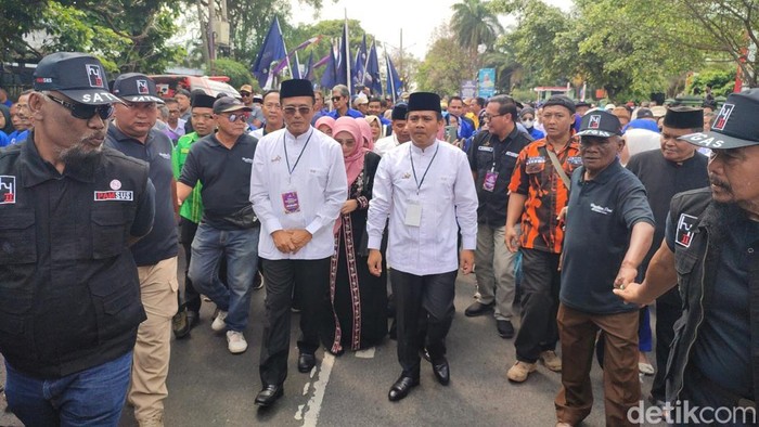 Pasangan Herdiat-Yana mendaftar ke KPU maju di Pilbup Ciamis.