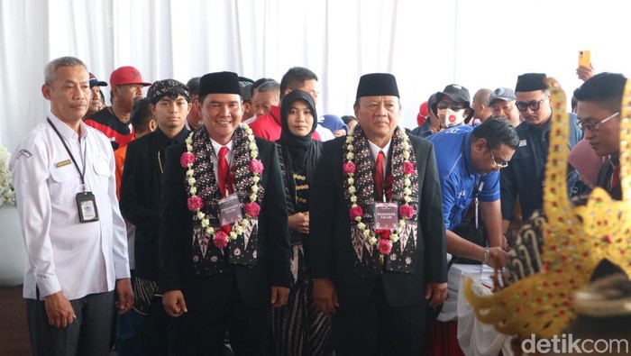 Pasangan Wahyu-Suharyono resmi daftar Pilkada Pati 2024 ke KPU Pati, Kamis (29/8/2024).