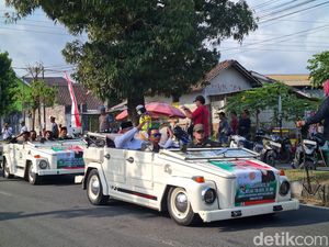 Sudaryanto-Agung Trijaya Daftar Pilkada Magelang Naik Mobil VW
