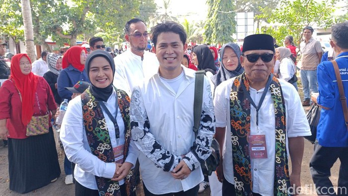 Paslon Citra-Ino mendaftar ke KPU Pangandaran