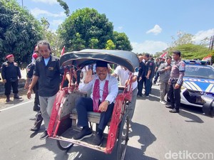 Daftar Pilkada Kulon Progo, Marija-Yusron Naik Becak ke KPU