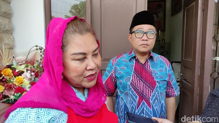 Sekda Kota Semarang Iswar Aminuddin temui Wali Kota Semarang Hevearita Gunaryanti Rahayu sebelum daftar ke KPU, Kamis (29/8/2024).