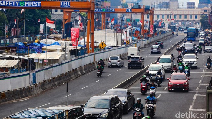 Progres Terkini Proyek MRT Jakarta Fase 2 Proyek pembangunan MRT Jakarta fase 2 tengah dikerjakan. Proyek ini membentang sepanjang sekitar 11,8 kilometer dari kawasan Bundaran HI hingga Ancol Barat.