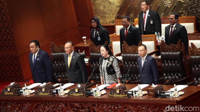 Ketua DPR Puan Maharani menyampaikan pidato pada Rapat Paripurna Khusus HUT DPR ke-79 di Kompleks Parlemen, Senayan, Jakarta, Kamis (29/8/2024). Dalam paripurna tersebut disampaikan juga laporan kinerja DPR tahun 2023-2024.