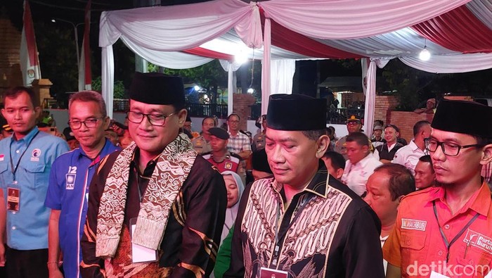 Rahmat Hidayat dan Imam Saputra daftar maju Pilbup Cirebon 2024