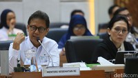 Budi Gunadi memberikan penjelasan kepada pimpinan dan anggota Komisi IX DPR.