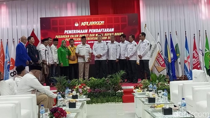 Rudy Susmanto dan Jaro Ade resmi daftar cabup dan cawabup Bogor.