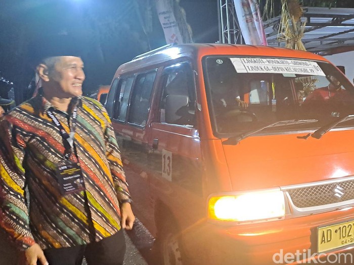 Setyo Sukarno dan Imron Rizkyarno saat mendaftar Pilkada Wonogiri 2024 ke KPU Wonogiri, Kamis (29/8/2024).